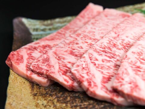 ふるさと納税 豊浦町 北海道 黒毛和牛 カドワキ牛 モモ スライス 1.05〜1.1kg TYUAE008 ふるさと納税黒毛和牛 カドワキ牛 切り落とし 350〜400g 牛肉